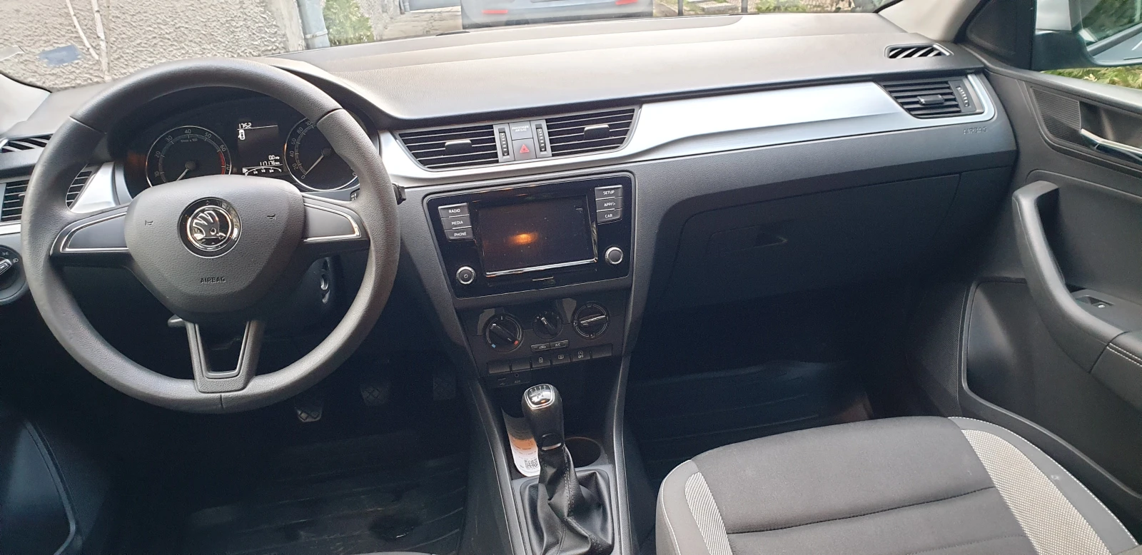 Skoda Rapid  Liftback, снимка 11 - Автомобили и джипове - 53975350