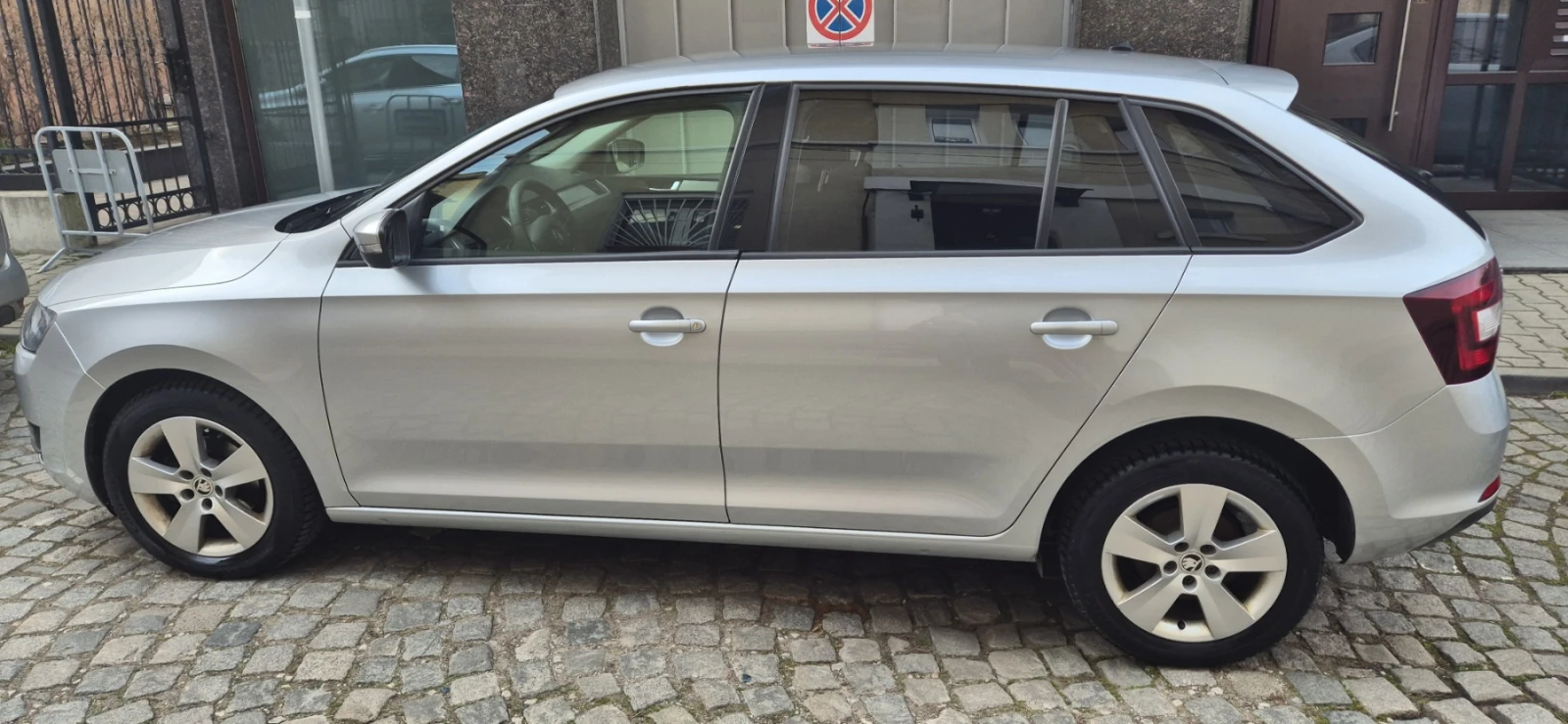 Skoda Rapid  Liftback, снимка 5 - Автомобили и джипове - 53975350