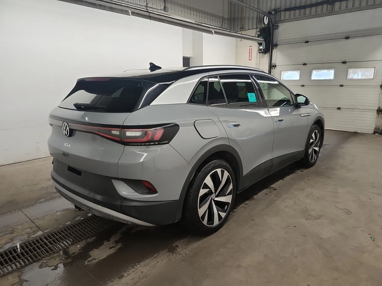 VW ID.4 PRO* 4х4* Задна камера* Подгрев* Панорама , снимка 4 - Автомобили и джипове - 54204107