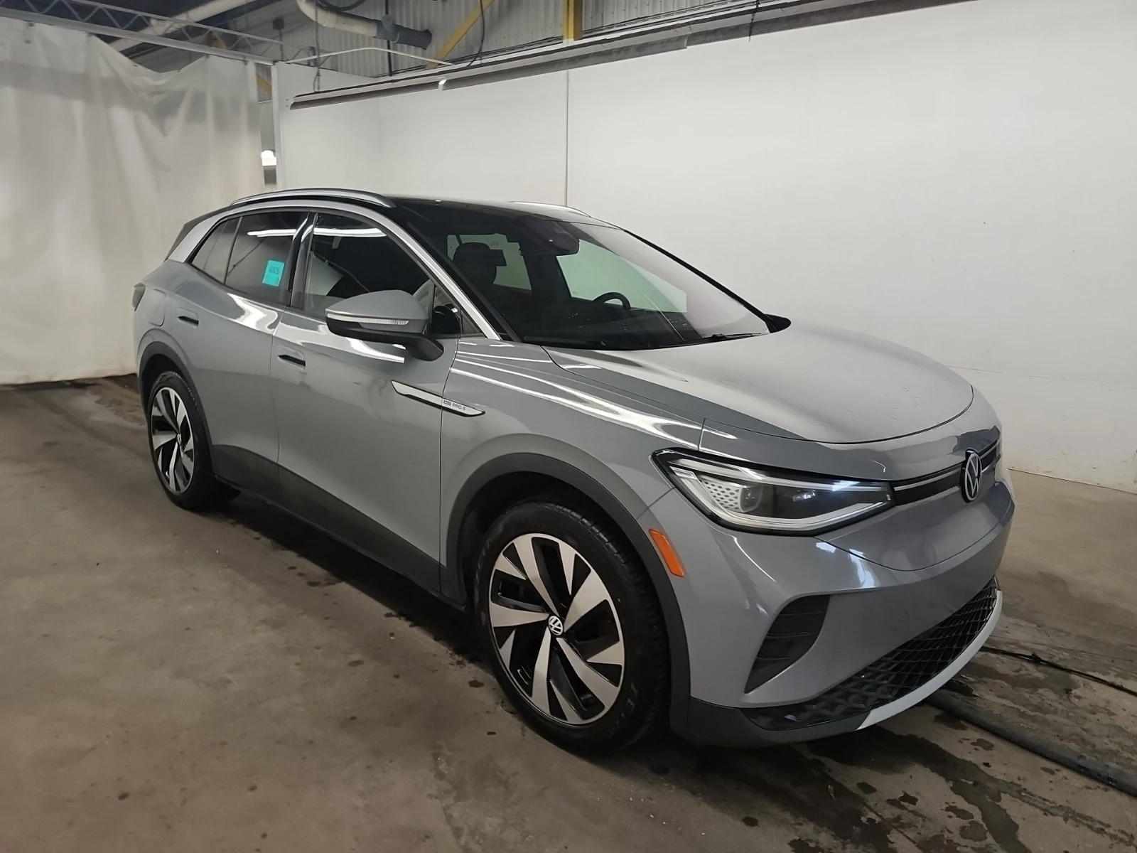 VW ID.4 PRO* 4х4* Задна камера* Подгрев* Панорама , снимка 2 - Автомобили и джипове - 54204107