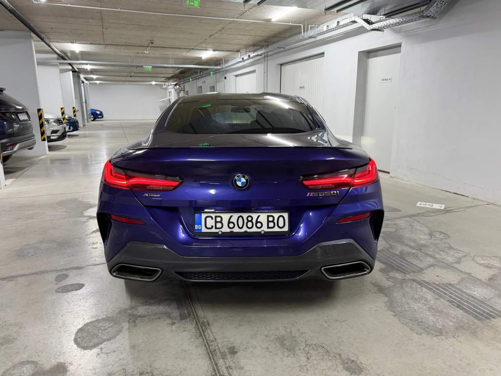 BMW 850 M850i xDrive Individual / 1 Собственик / B&W, снимка 5 - Автомобили и джипове - 54529478