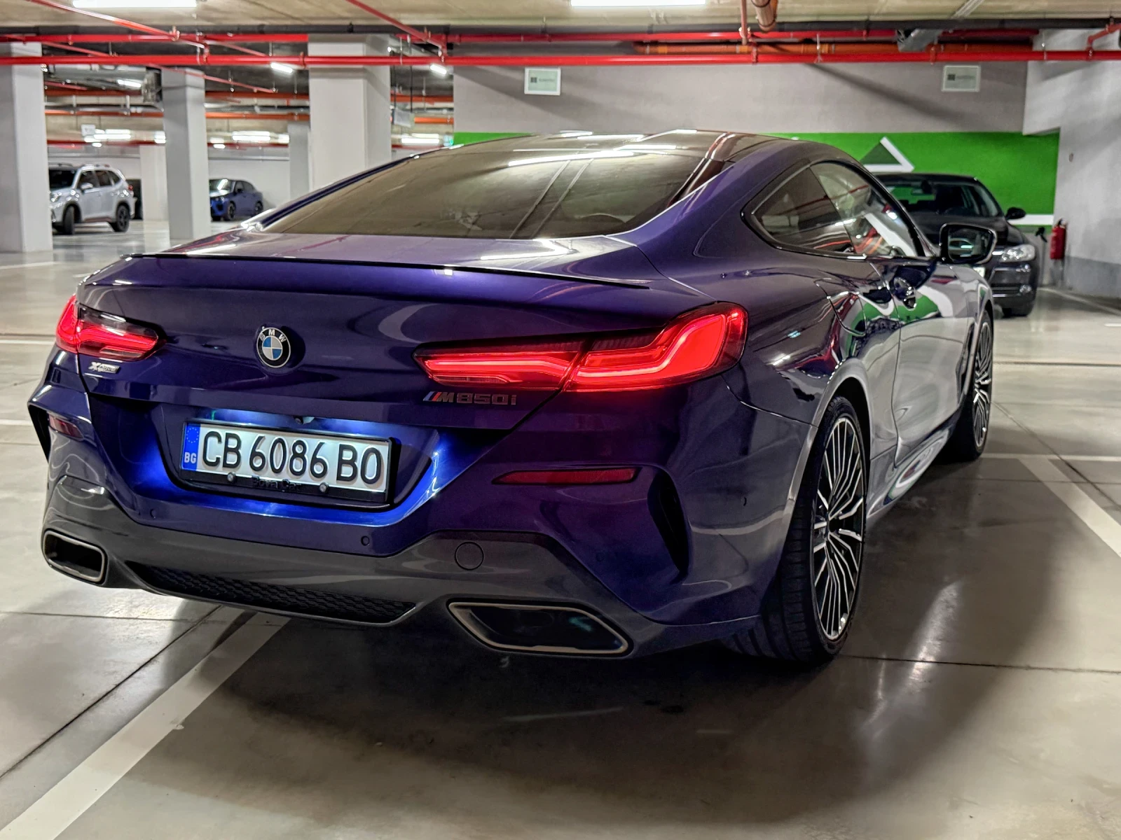 BMW 850 M850i xDrive Individual / 1 Собственик / B&W, снимка 4 - Автомобили и джипове - 55566357