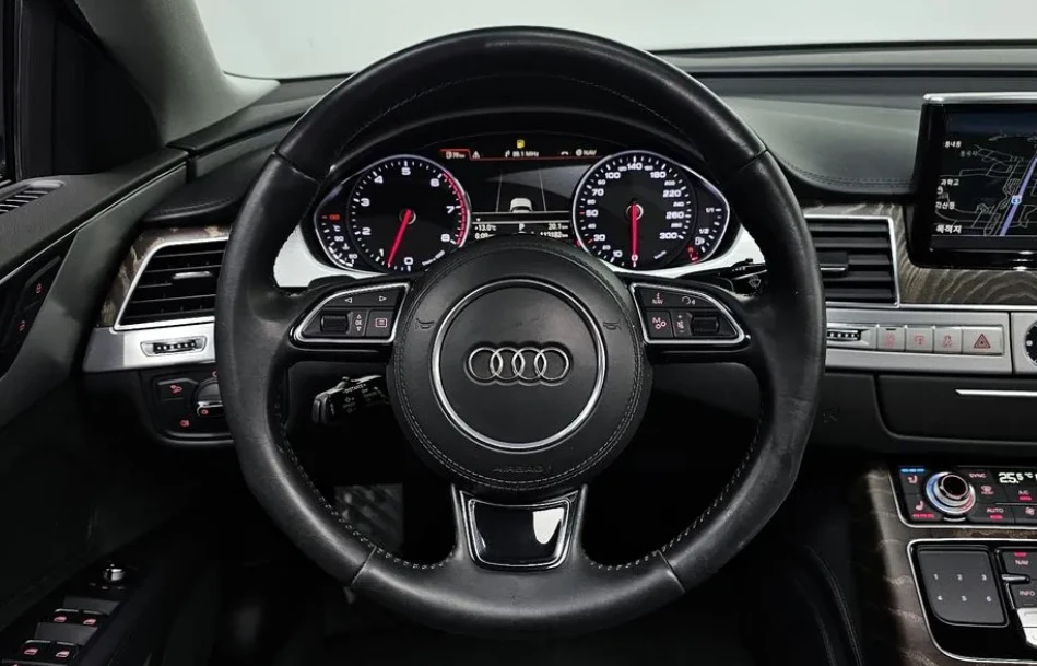 Audi A8 QUATTRO/435HP/TV/360/VENT/PANO/MATRIX/MC5, снимка 9 - Автомобили и джипове - 54616248