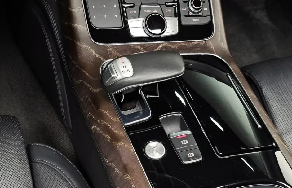 Audi A8 QUATTRO/435HP/TV/360/VENT/PANO/MATRIX/MC5, снимка 15 - Автомобили и джипове - 54616248