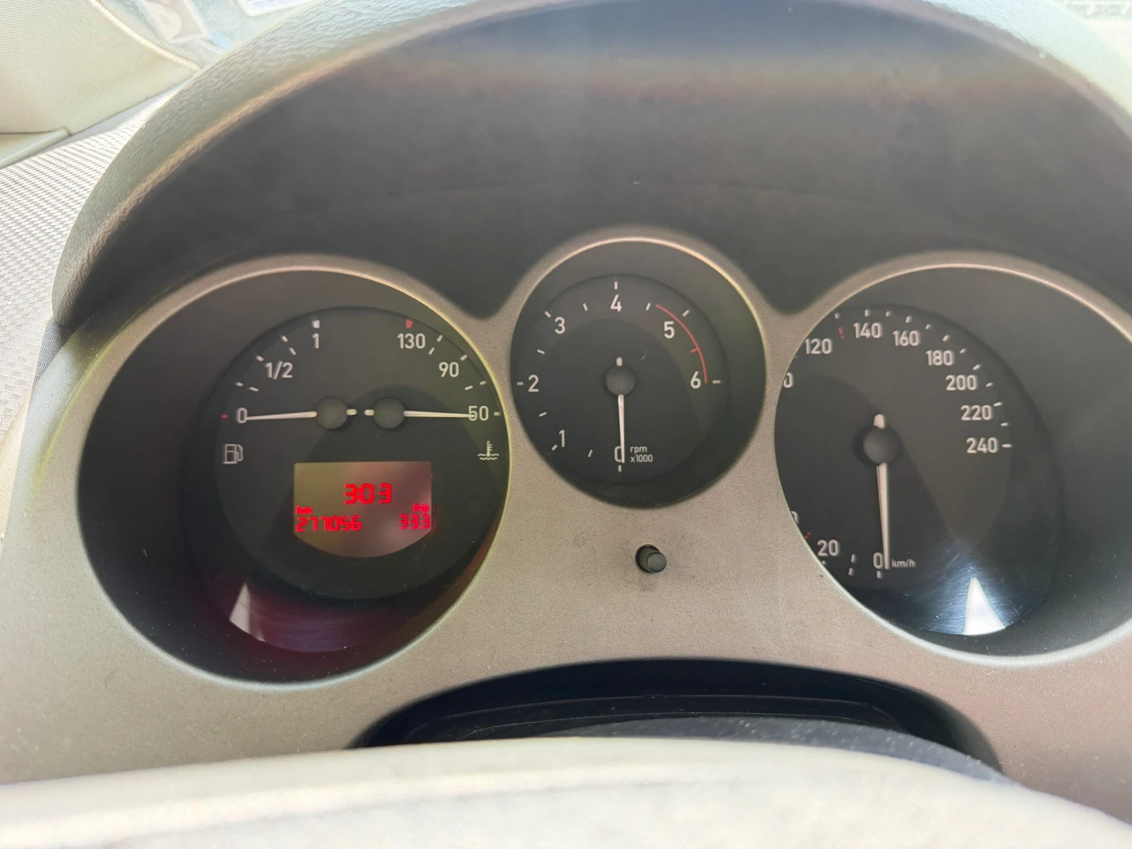 Seat Altea 2.0 TDI DSG, снимка 6 - Автомобили и джипове - 54669346