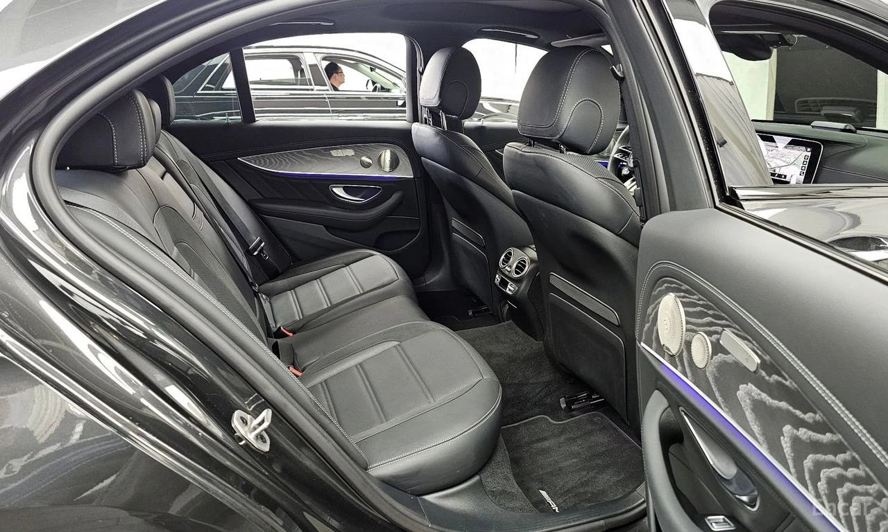 Mercedes-Benz E 53 AMG 4MATIC+ * ПОДГРЕВ* ОБДУХВАНЕ* НАВИГАЦИЯ* BURMESTER, снимка 11 - Автомобили и джипове - 54880300