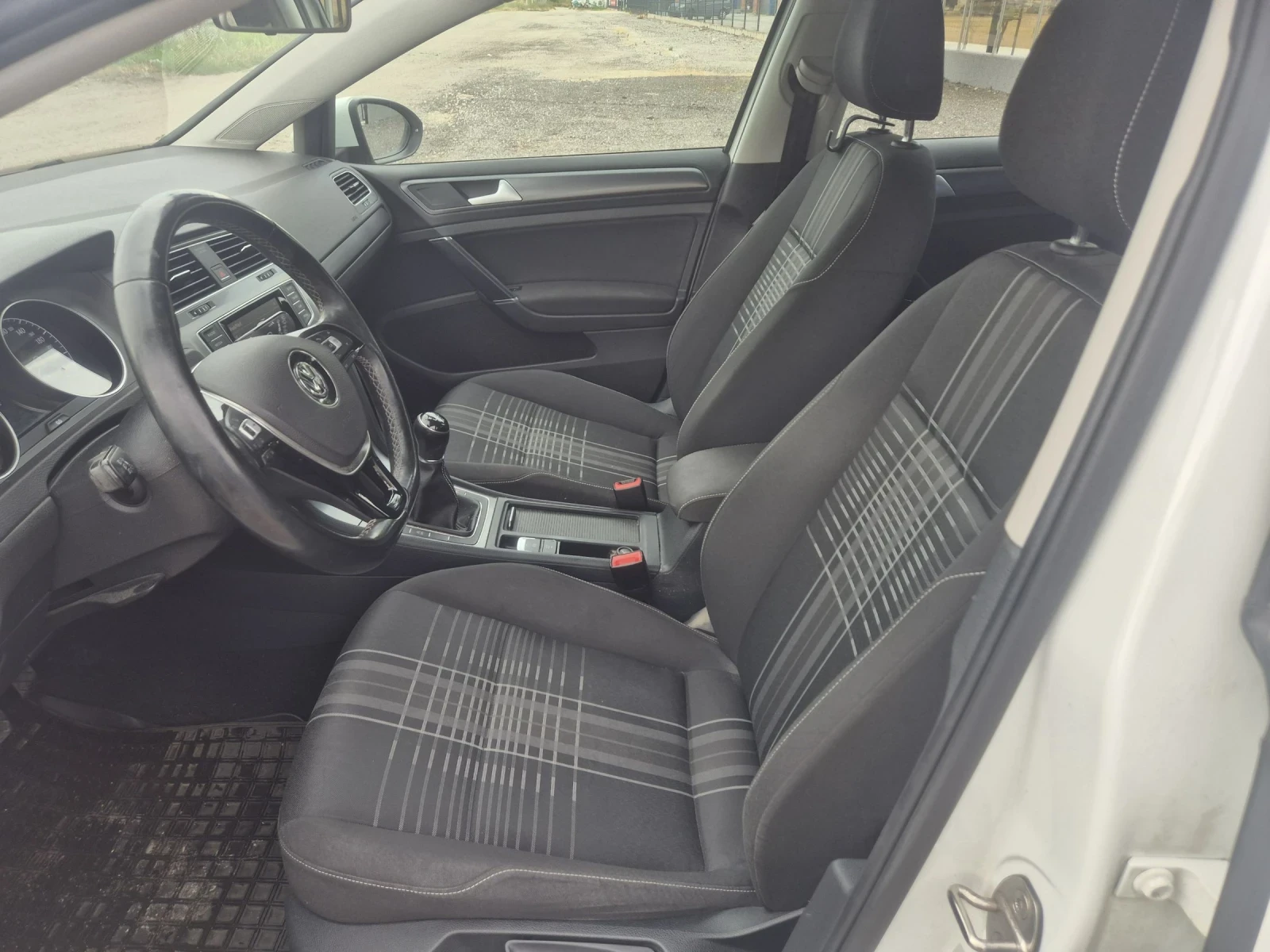 VW Golf 1.2FSI, снимка 9 - Автомобили и джипове - 54956243