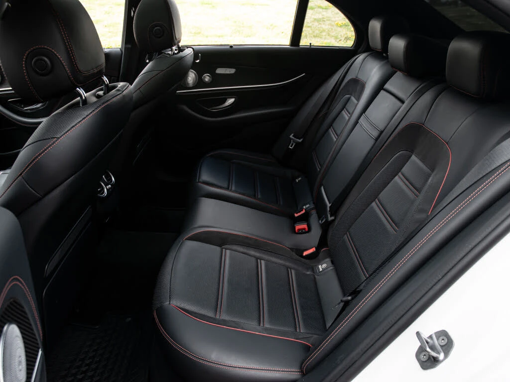 Mercedes-Benz E 43 AMG 4MATIC* BURMESTER* DISTRONIC* МАСАЖ* 360* ПАНОРАМА, снимка 15 - Автомобили и джипове - 55212406