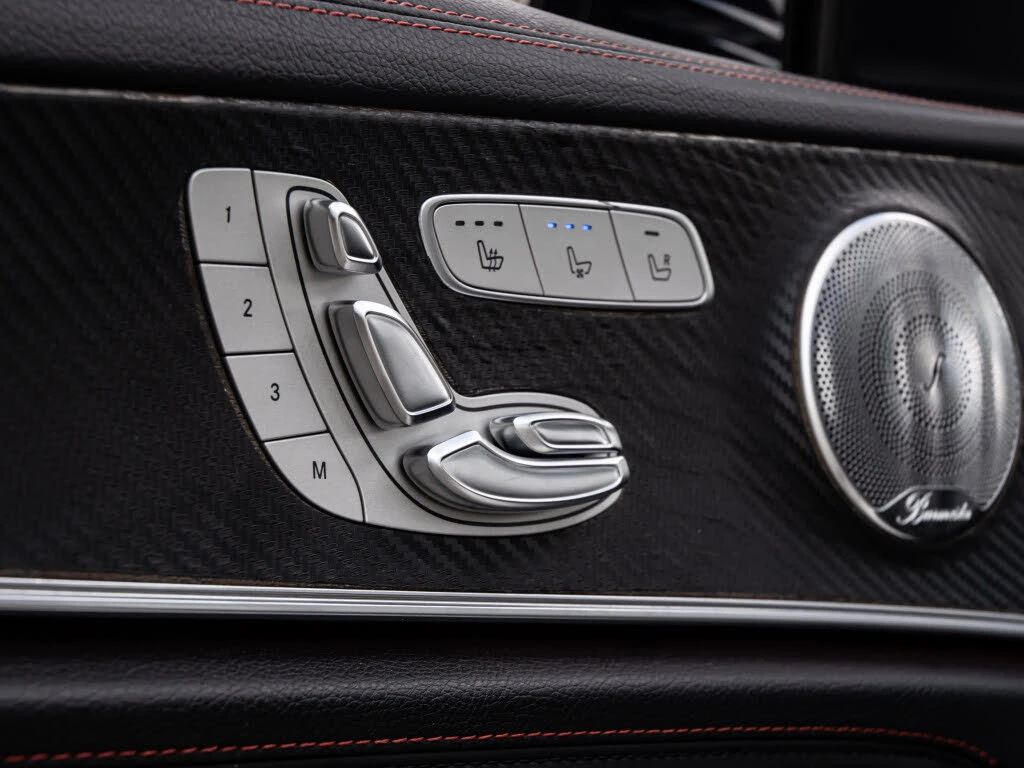Mercedes-Benz E 43 AMG 4MATIC* BURMESTER* DISTRONIC* МАСАЖ* 360* ПАНОРАМА, снимка 16 - Автомобили и джипове - 55212406