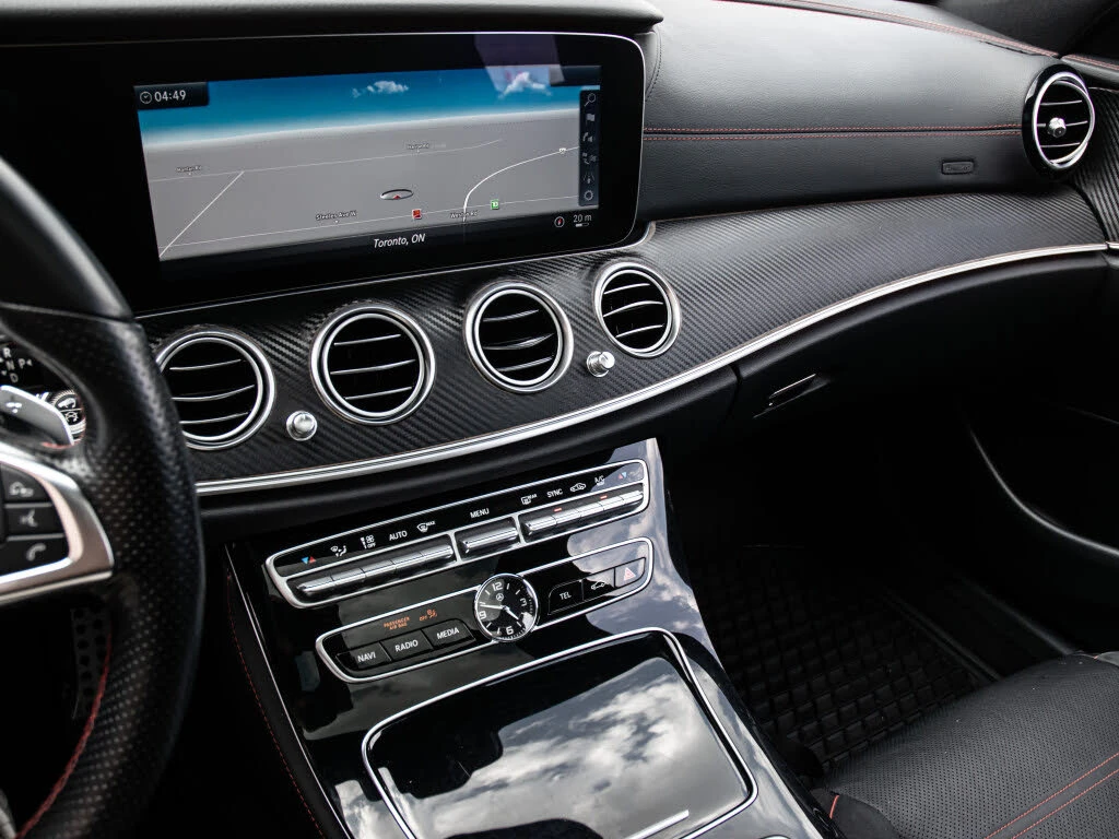 Mercedes-Benz E 43 AMG 4MATIC* BURMESTER* DISTRONIC* МАСАЖ* 360* ПАНОРАМА, снимка 9 - Автомобили и джипове - 55212406