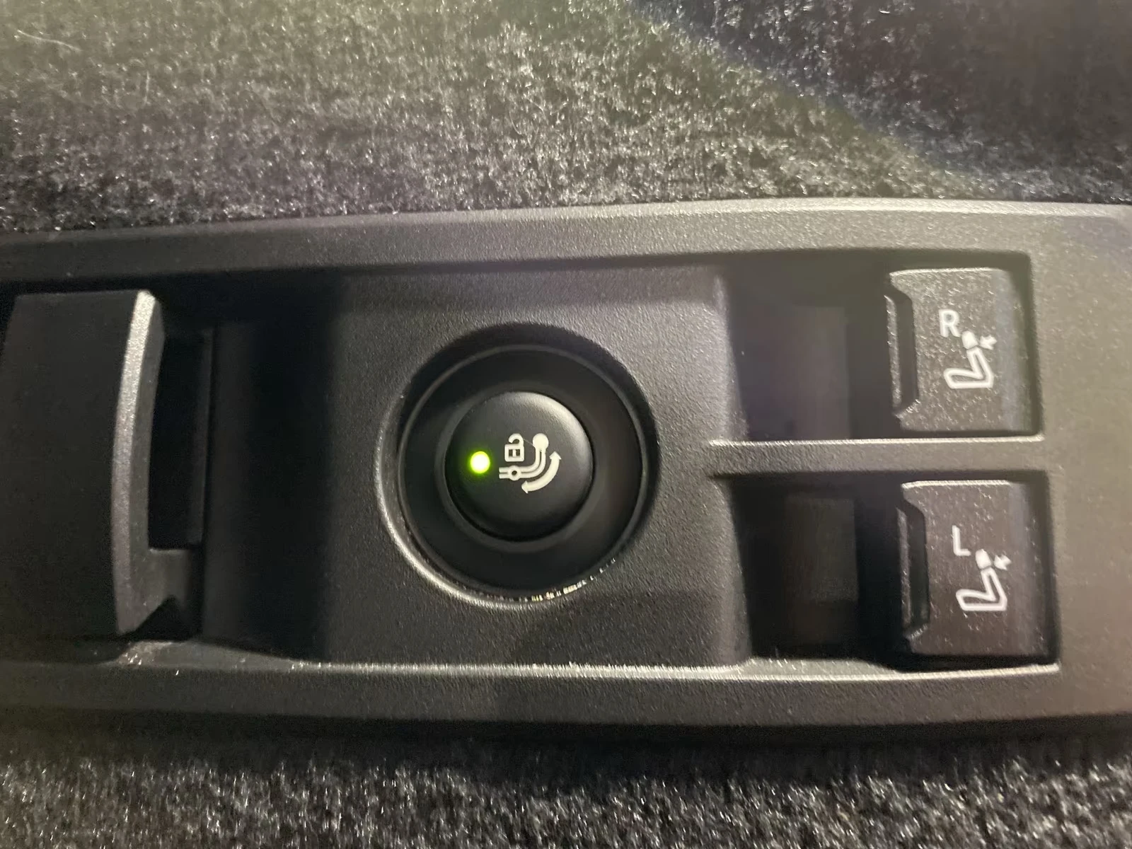 BMW iX xDrive60 / FACELIFT / M-SPORT / SKY LOUNGE / H&K /, снимка 17 - Автомобили и джипове - 55553693