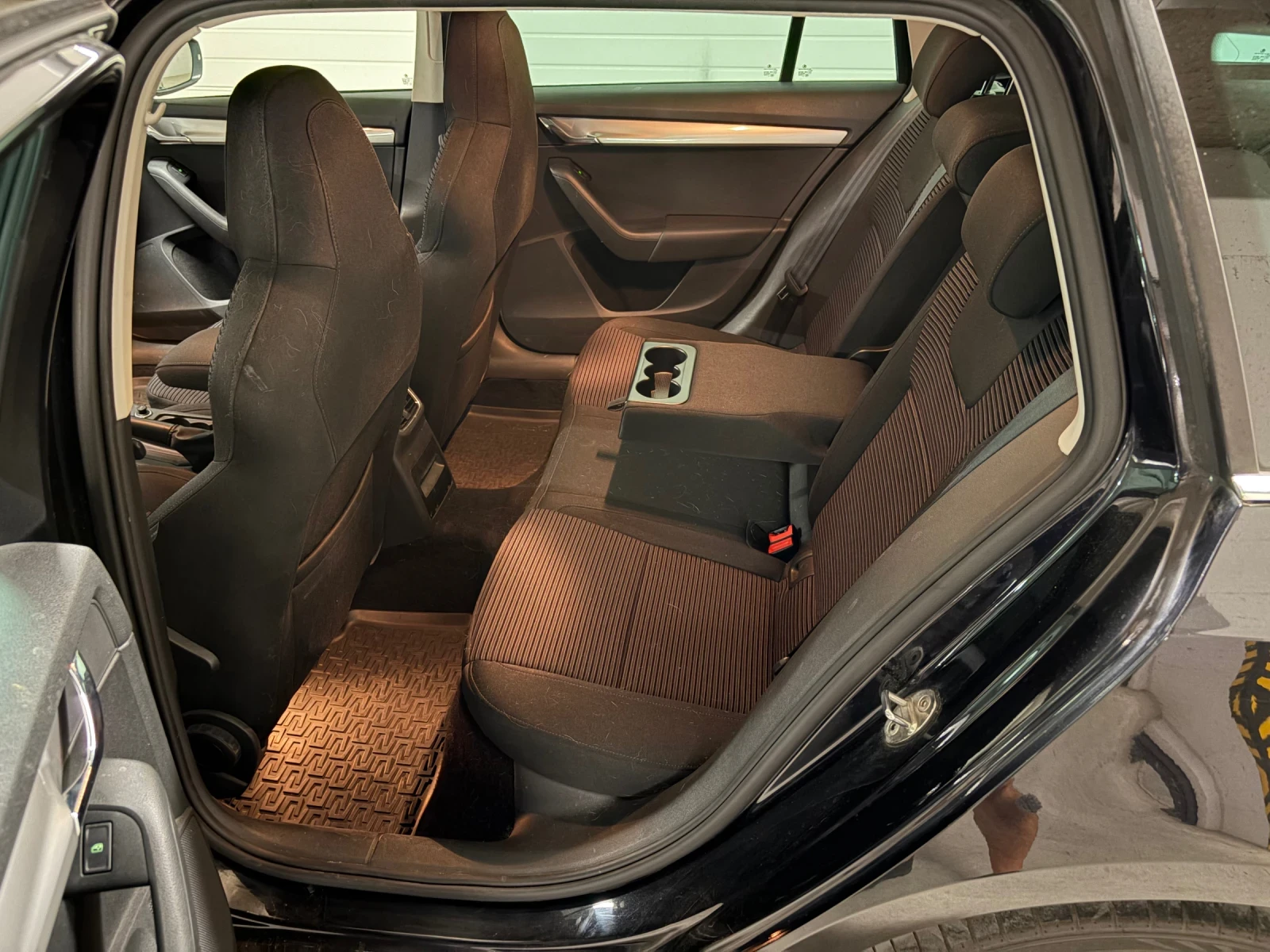 Skoda Octavia 2.0 TDI Sport, снимка 13 - Автомобили и джипове - 56130398