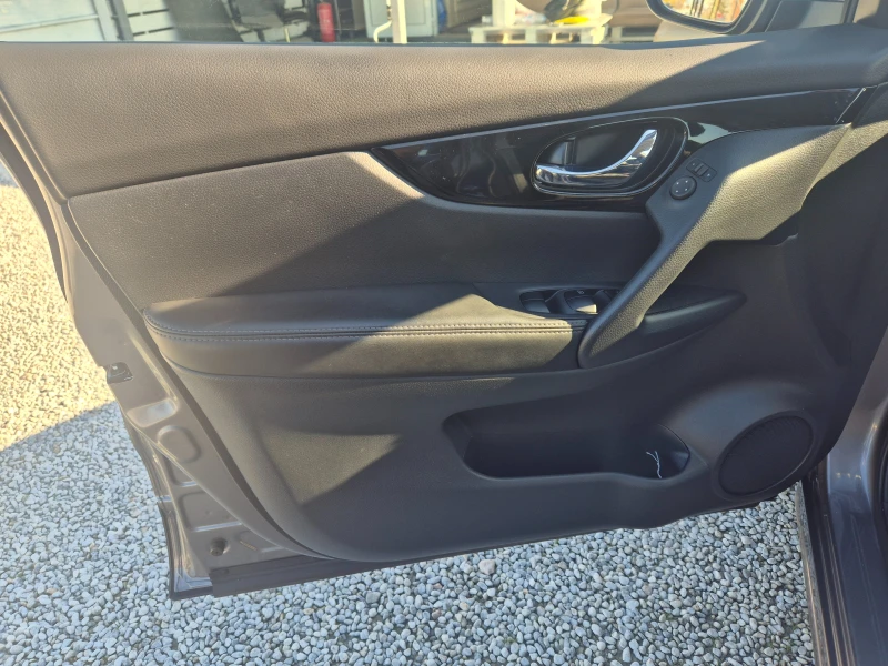 Nissan Qashqai 2.0 Benzin  Автоматик, снимка 11 - Автомобили и джипове - 52412824