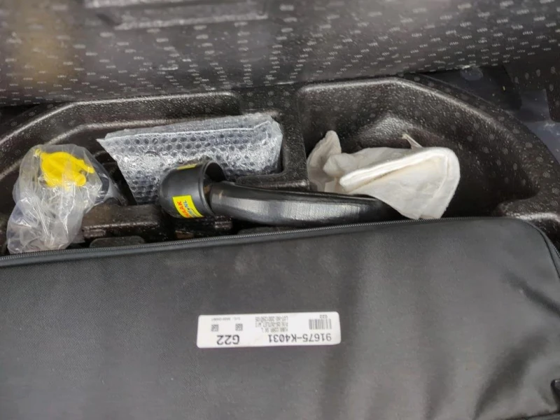 Hyundai Kona 64KWh/SOH100%/BLUELINK/PREMIUM/СЕРВИЗНА КНИЖКА, снимка 15 - Автомобили и джипове - 52440209