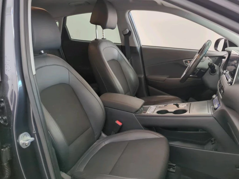 Hyundai Kona 64KWh/SOH100%/BLUELINK/PREMIUM/СЕРВИЗНА КНИЖКА, снимка 12 - Автомобили и джипове - 52440209