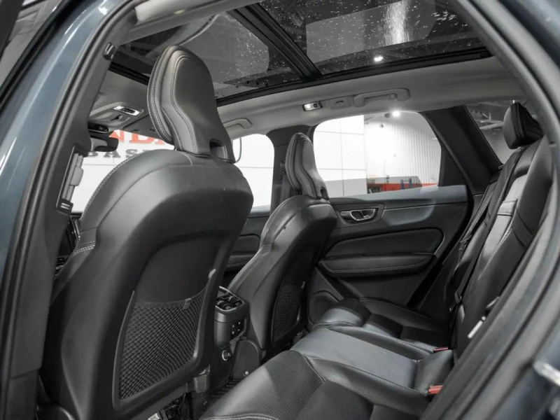 Volvo XC60 * INSCRIPTION* 360CAM* LANE ASSIST* PANO* , снимка 17 - Автомобили и джипове - 53525993