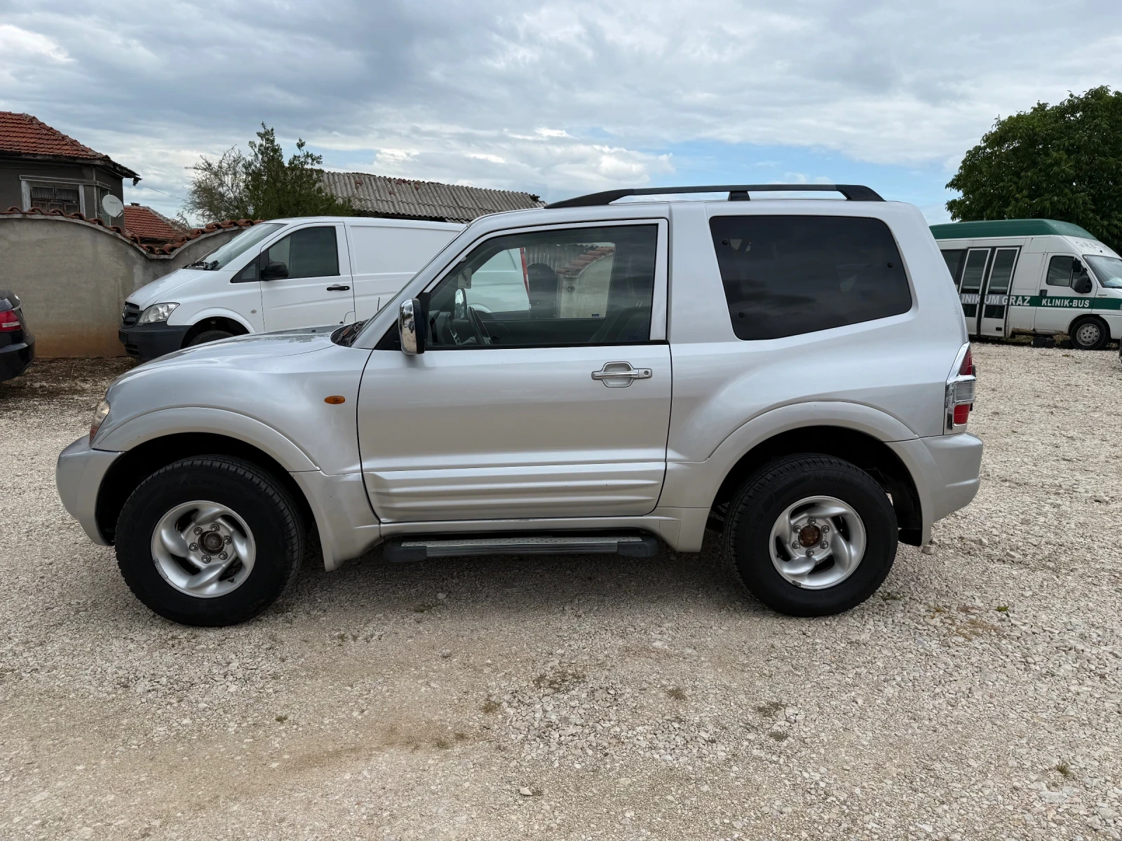 Mitsubishi Pajero 3.2DID-КЛИМА-ТЕГЛИЧ-АВТОМАТИК - изображение 3