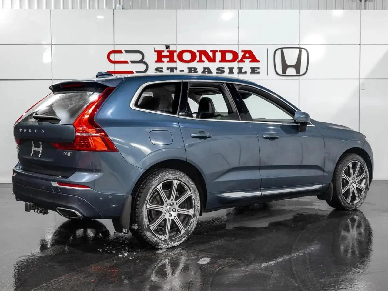 Volvo XC60 * INSCRIPTION* 360CAM* LANE ASSIST* PANO*  - изображение 3