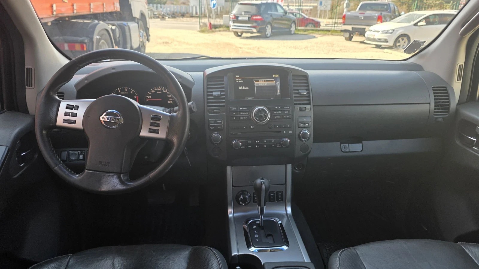 Nissan Navara 3, 0 V6 Климатроник 4х4EURO 5, снимка 11 - Автомобили и джипове - 53735406
