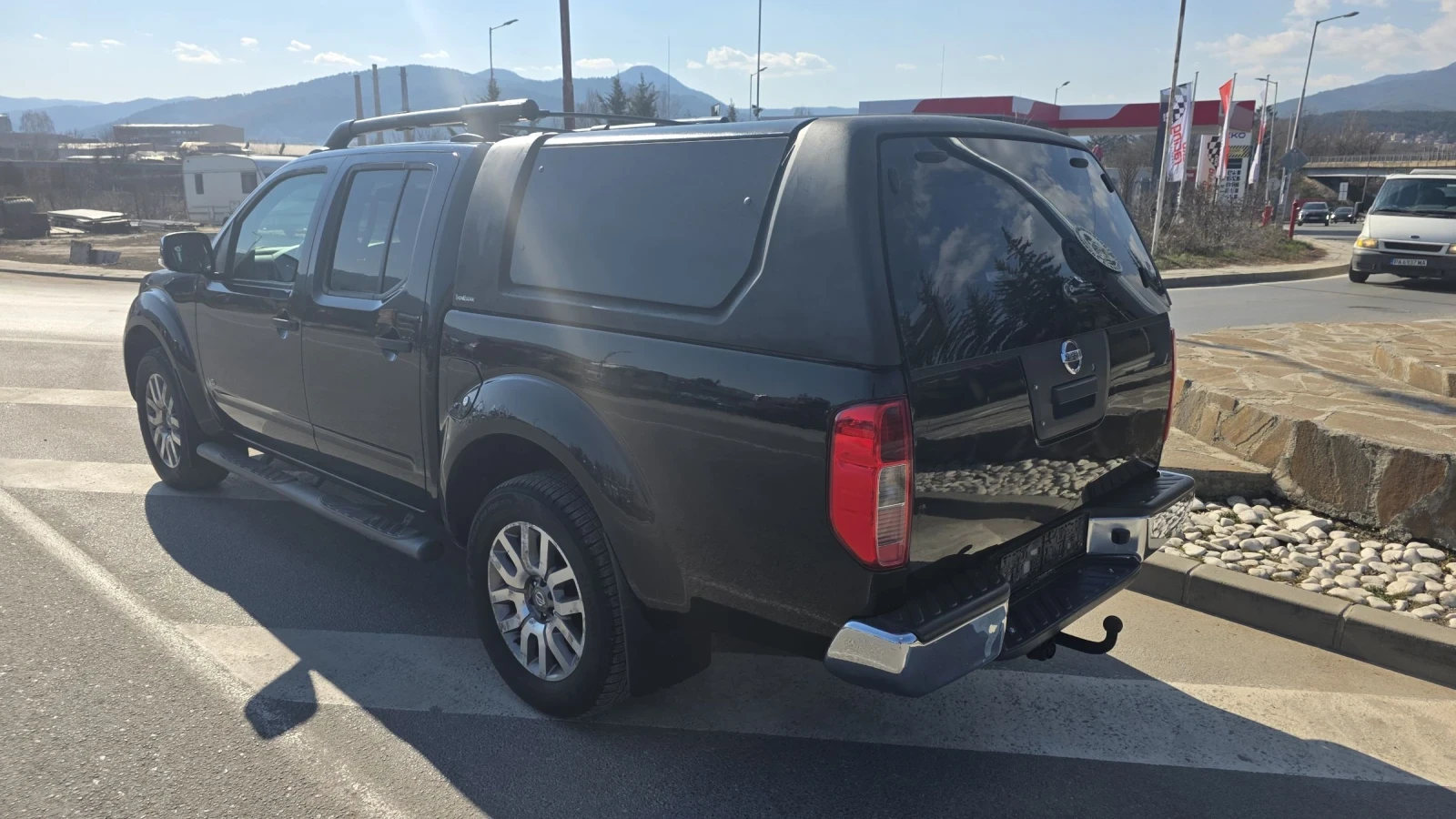 Nissan Navara 3, 0 V6 Климатроник 4х4EURO 5, снимка 3 - Автомобили и джипове - 53735406