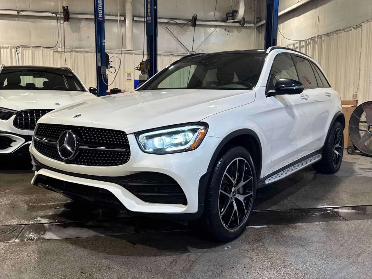 Mercedes-Benz GLC 300  CARFAX | Auto.bg — изображение 1