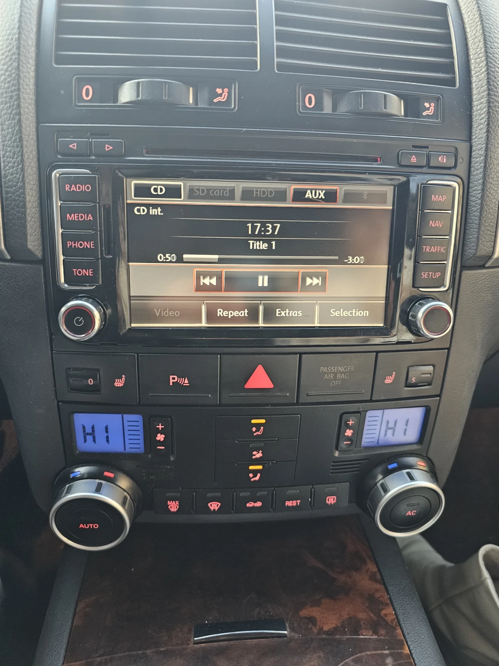 VW Touareg, снимка 13 - Автомобили и джипове - 53836531