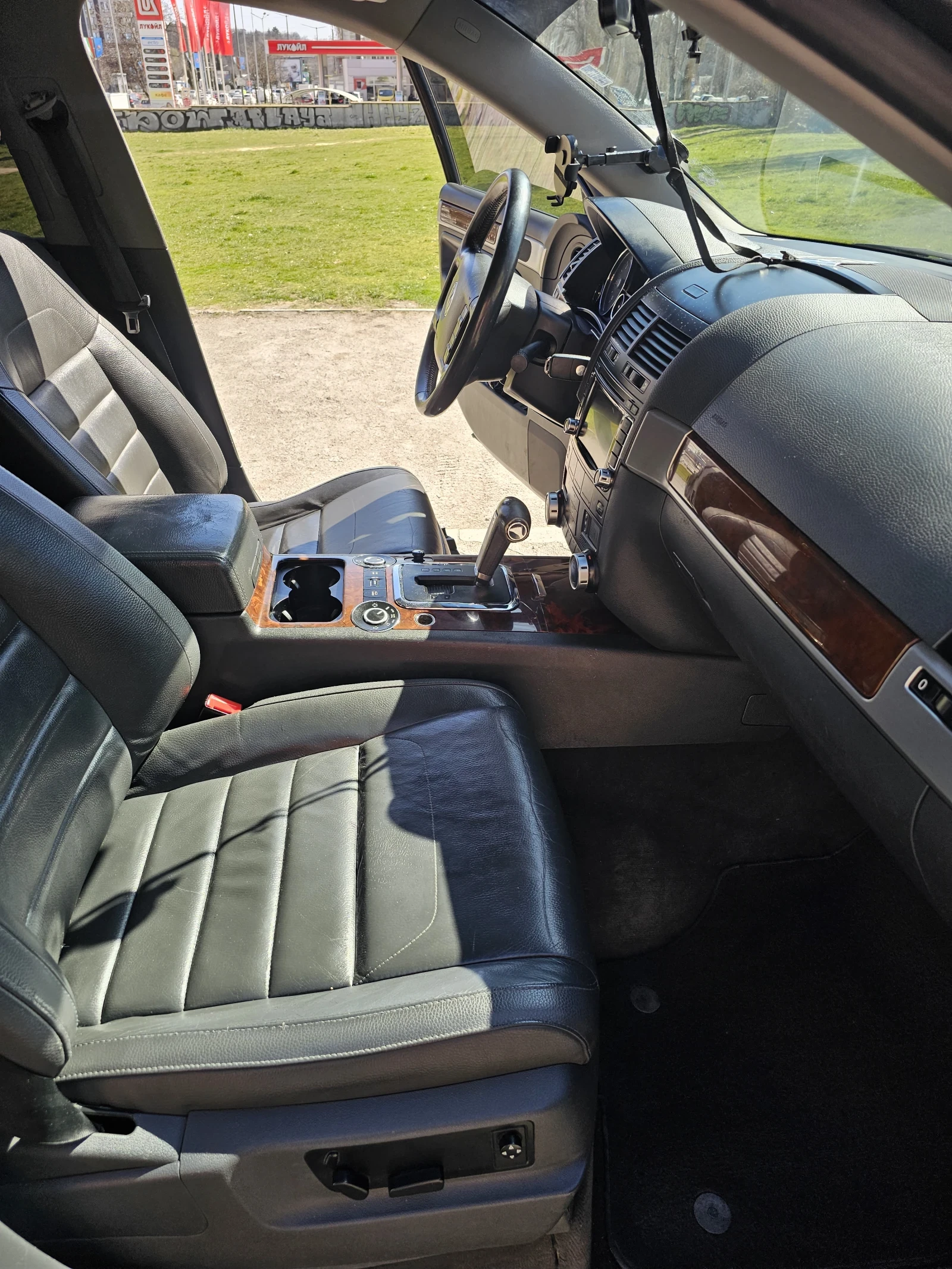 VW Touareg, снимка 17 - Автомобили и джипове - 53836531