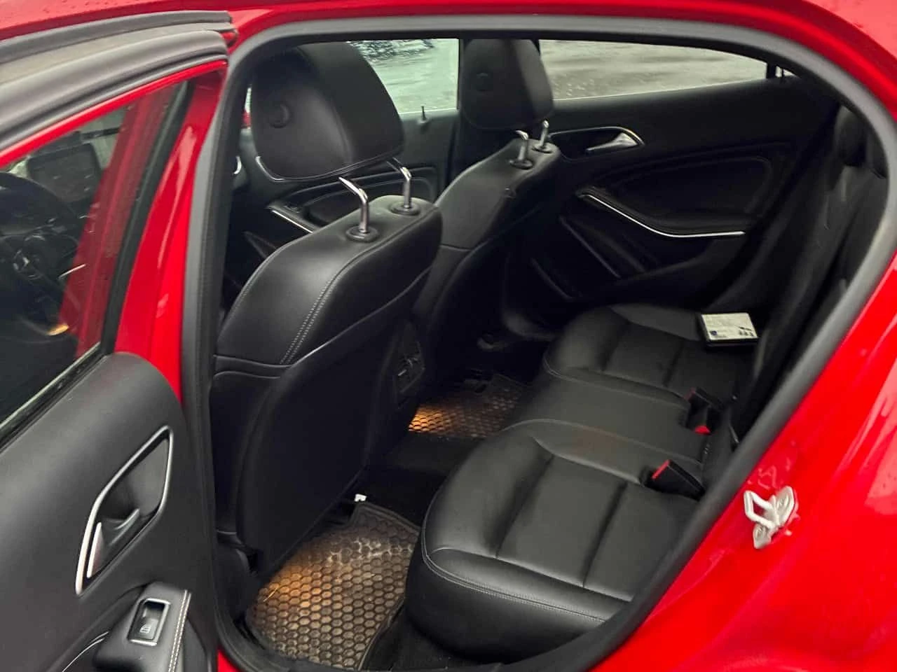 Mercedes-Benz GLA 250  CARFAX, снимка 11 - Автомобили и джипове - 53977642