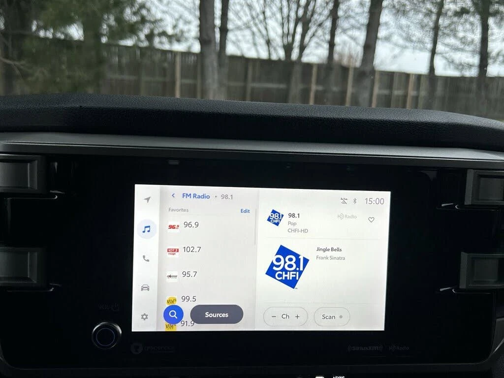 Toyota Tundra SR5 Double Cab 4WD, снимка 15 - Автомобили и джипове - 54356844