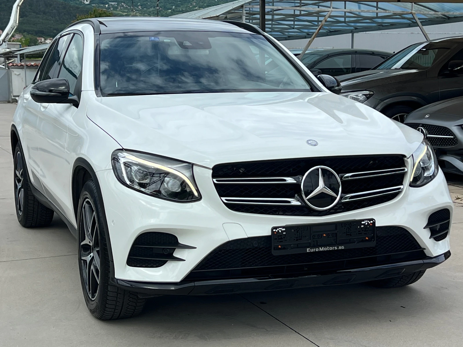 Mercedes-Benz GLC 250 d, 9G, 4-MAT, AMG LINE, NIGHT PACK, PANO, DISTR, C, снимка 3 - Автомобили и джипове - 54712610