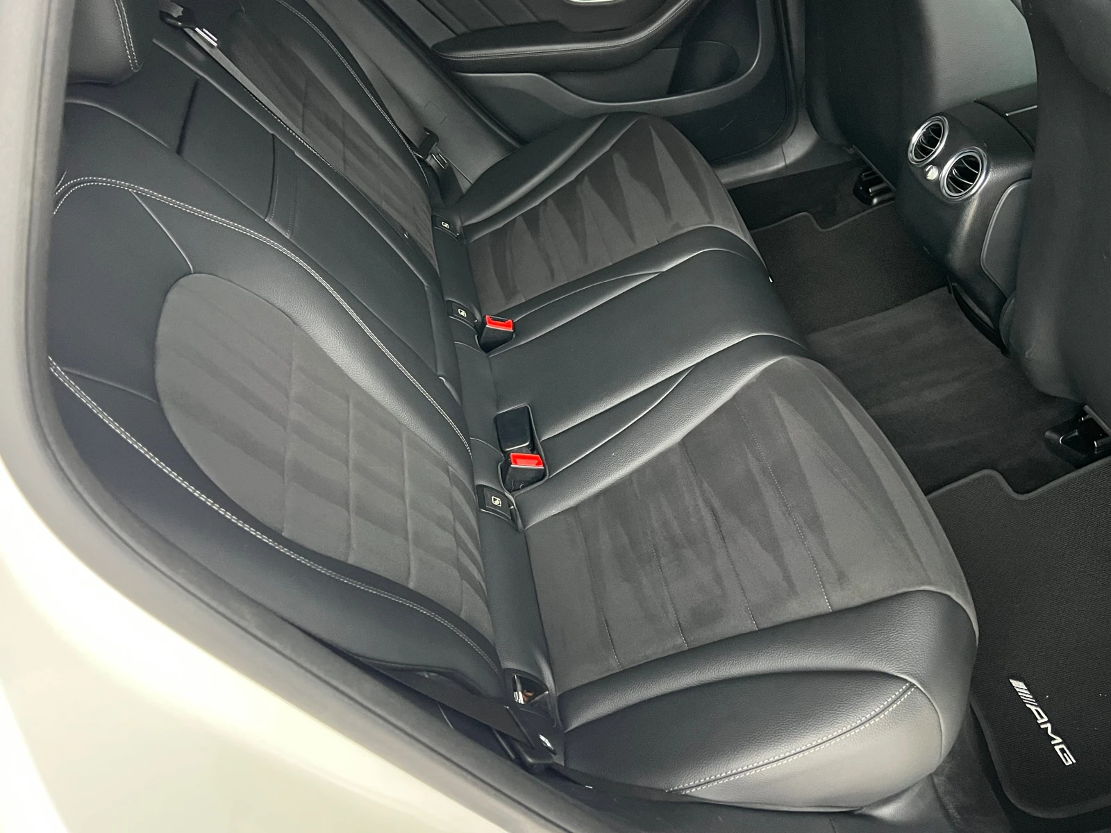 Mercedes-Benz GLC 250 d, 9G, 4-MAT, AMG LINE, NIGHT PACK, PANO, DISTR, C, снимка 15 - Автомобили и джипове - 54712610