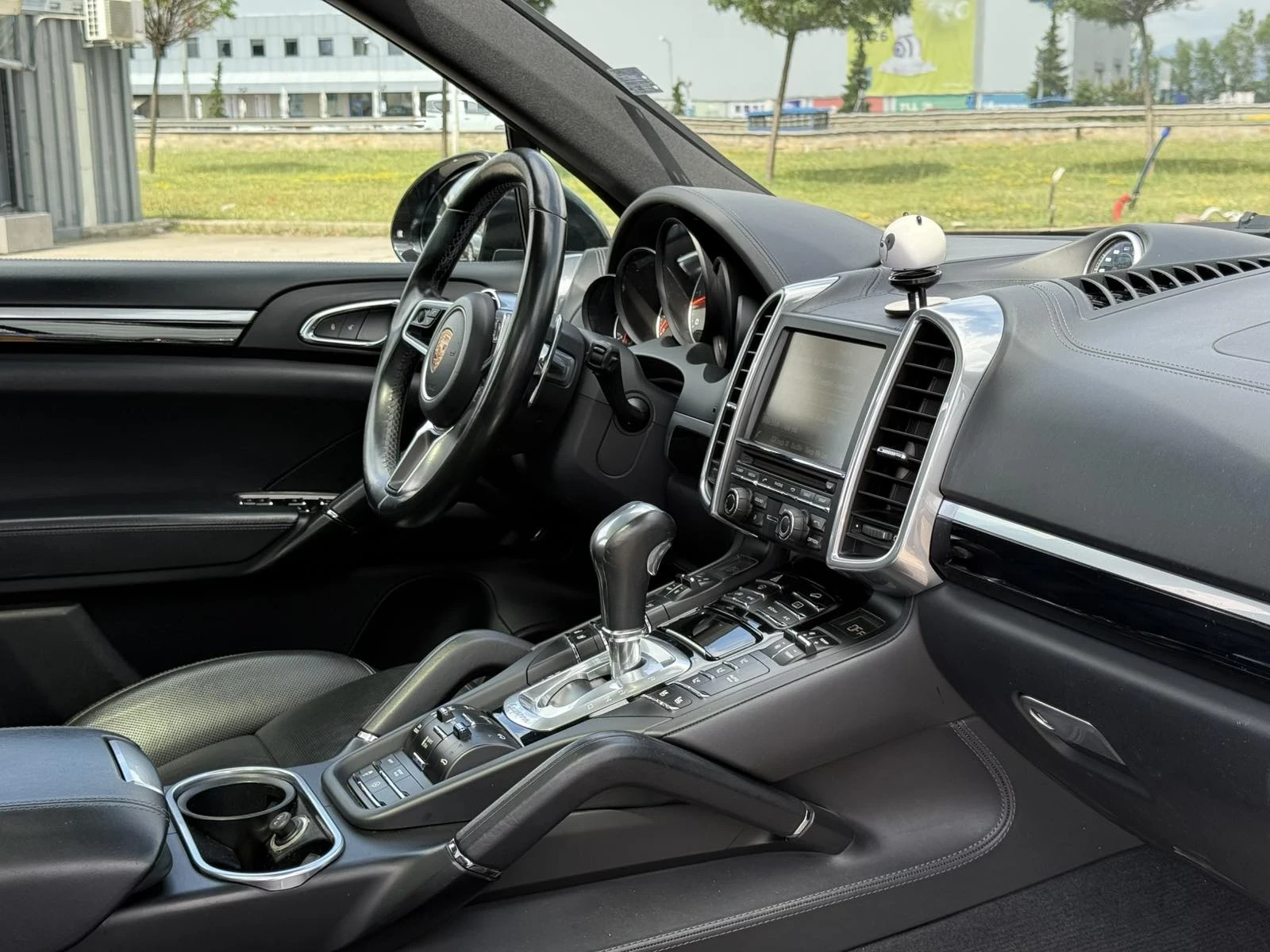 Porsche Cayenne 4.2TDI V8 385к.с / BOSE / DISTRONIC / SPORT CHRONO, снимка 12 - Автомобили и джипове - 55295583
