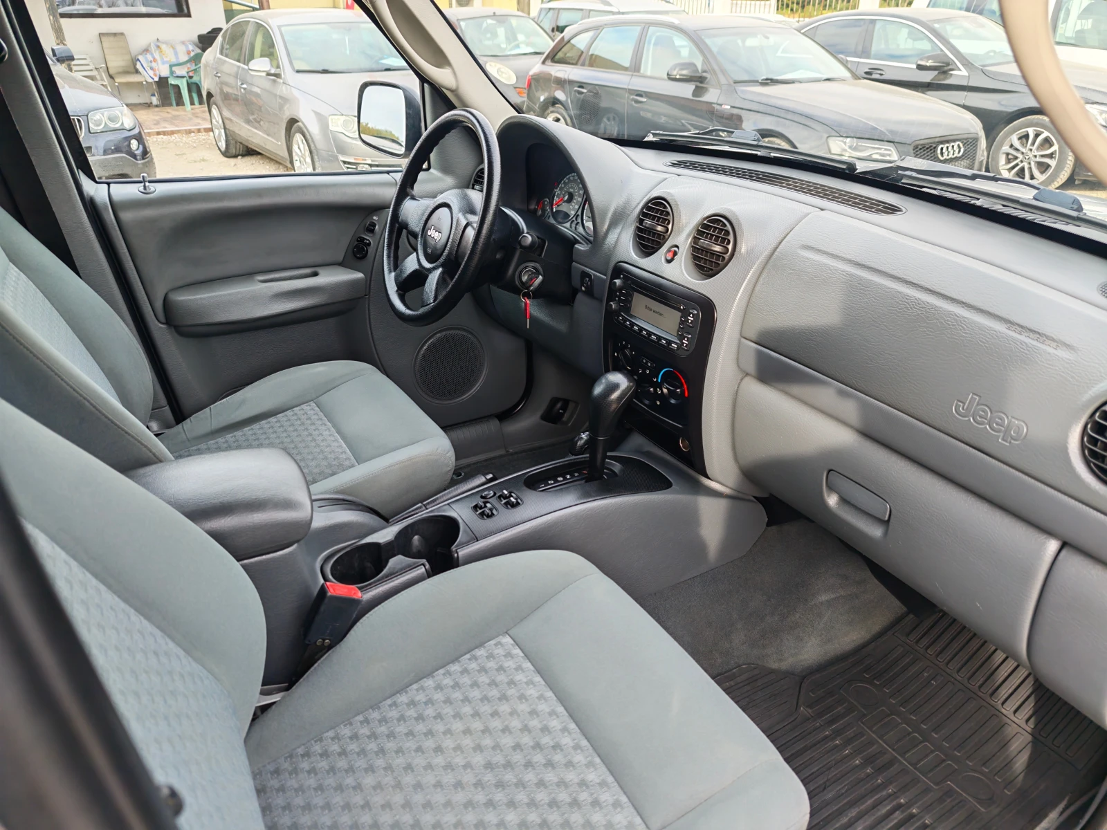 Jeep Cherokee 2.8 ����� ������ | Mobile.bg � ����������� 12