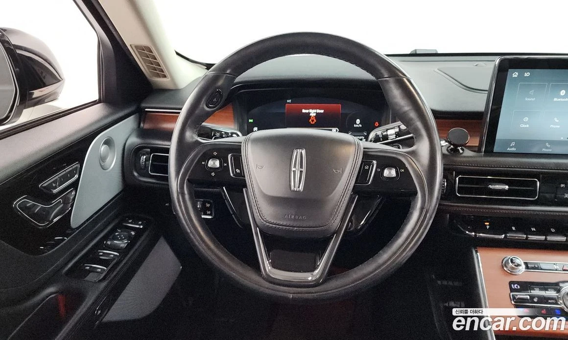 Lincoln Aviator 3.0 Reserve  AWD, снимка 13 - Автомобили и джипове - 56123118
