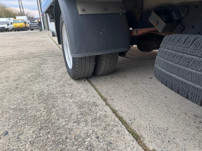 Iveco Daily 3.0HPI* 35C15* Климатик* Падащ борд* 4.40м фургон, снимка 11 - Бусове и автобуси - 52750661