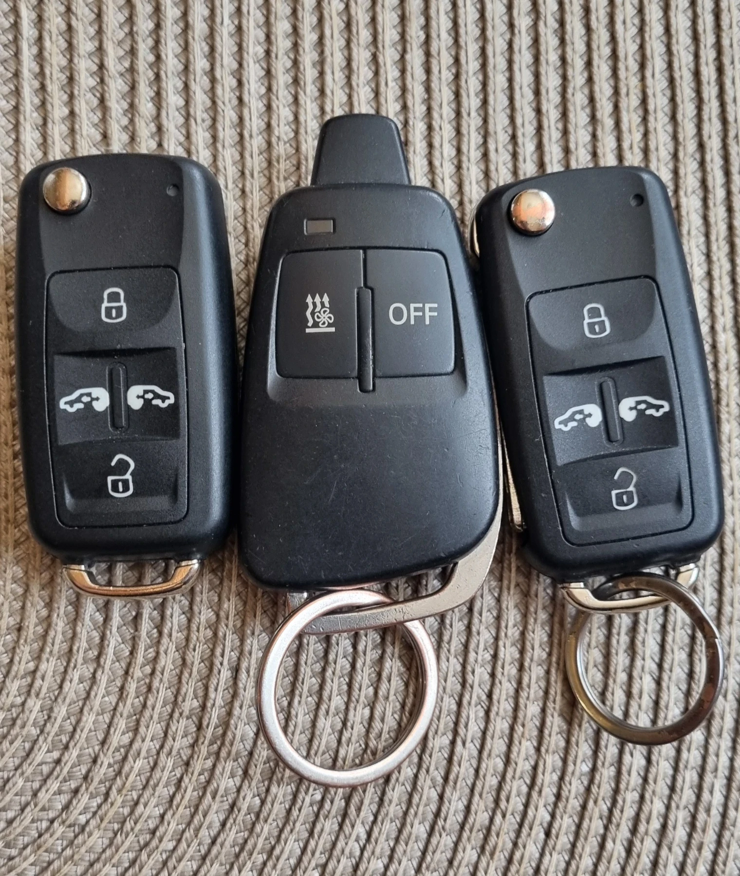VW Multivan Внос Швейцария HighLine 2.0, 4х4, 180 к.с - изображение 6