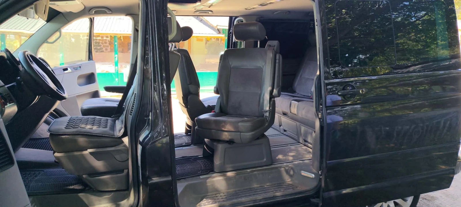 VW Multivan, снимка 15 - Бусове и автобуси - 56132041