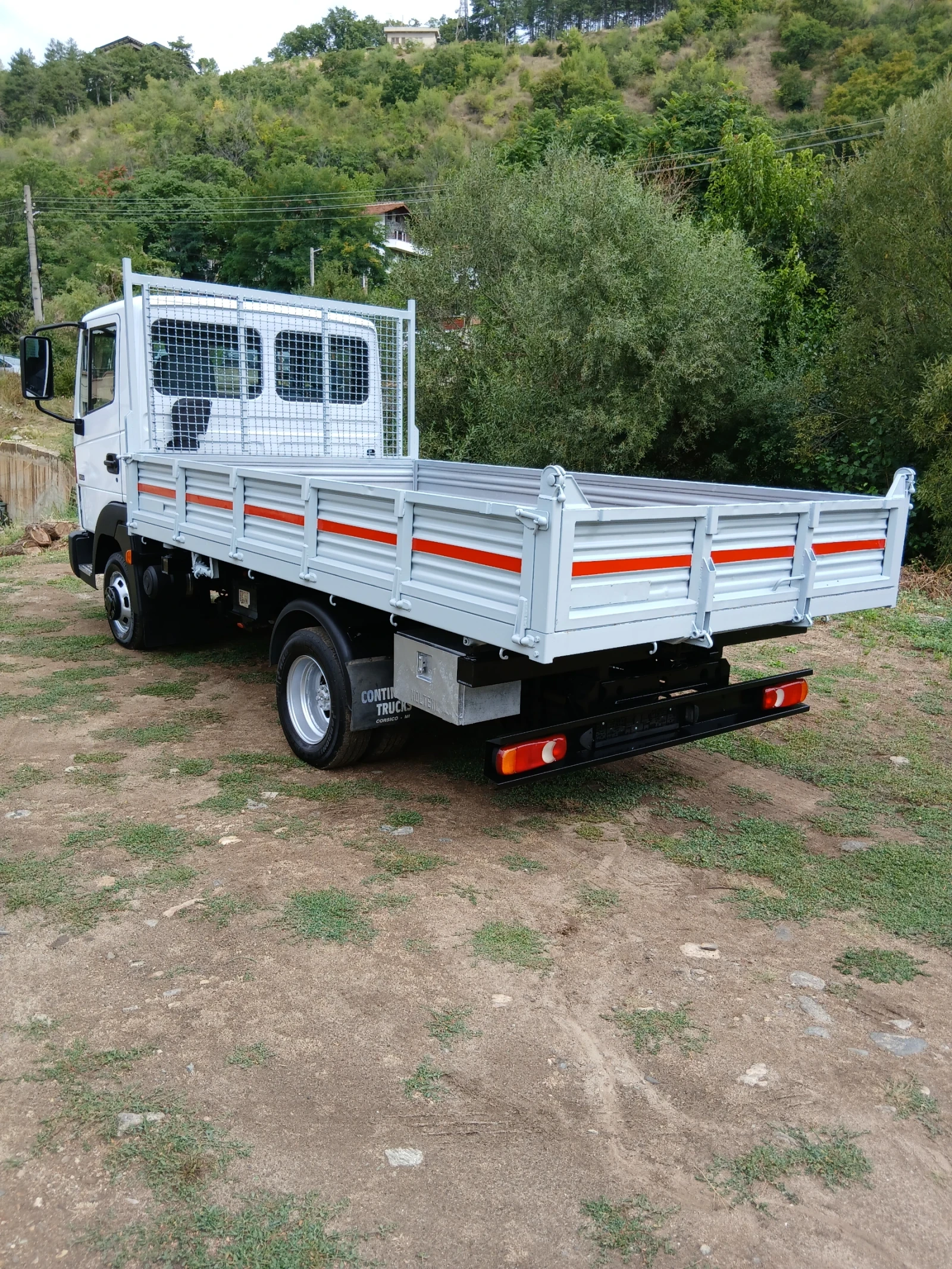 Nissan Atleon 3, 0TDI  - изображение 4