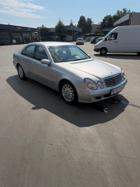 Mercedes-Benz E 220, снимка 4