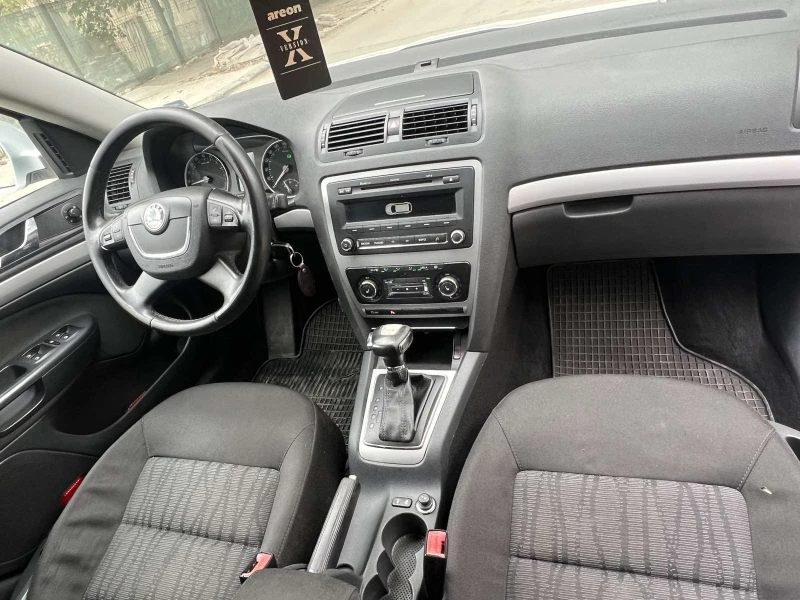 Skoda Octavia 2.0TDI, снимка 9 - Автомобили и джипове - 47210193