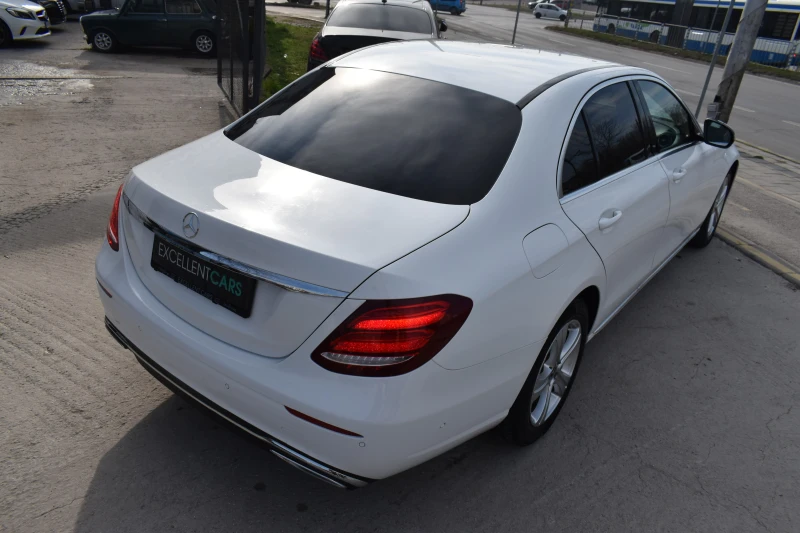 Mercedes-Benz E 200, снимка 6 - Автомобили и джипове - 48906611