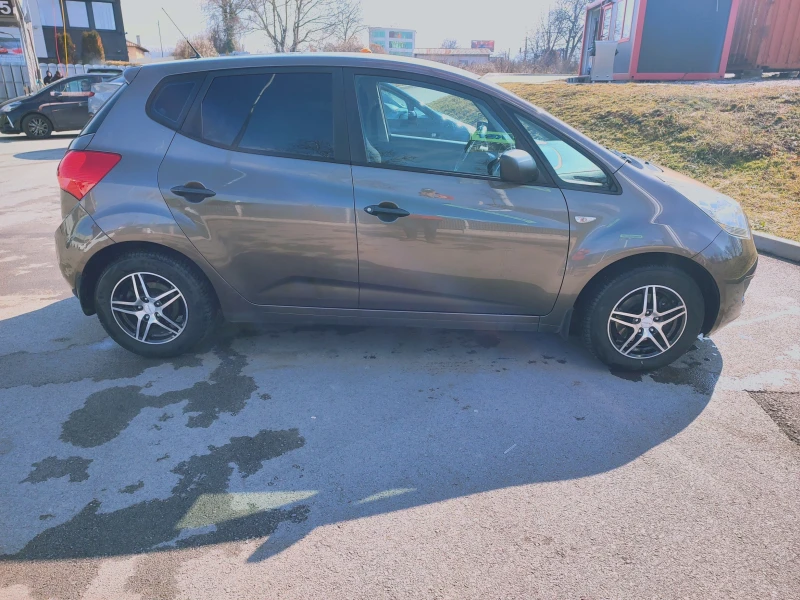 Kia Venga 1.4 CRDI, 6 ск., снимка 4 - Автомобили и джипове - 49349805