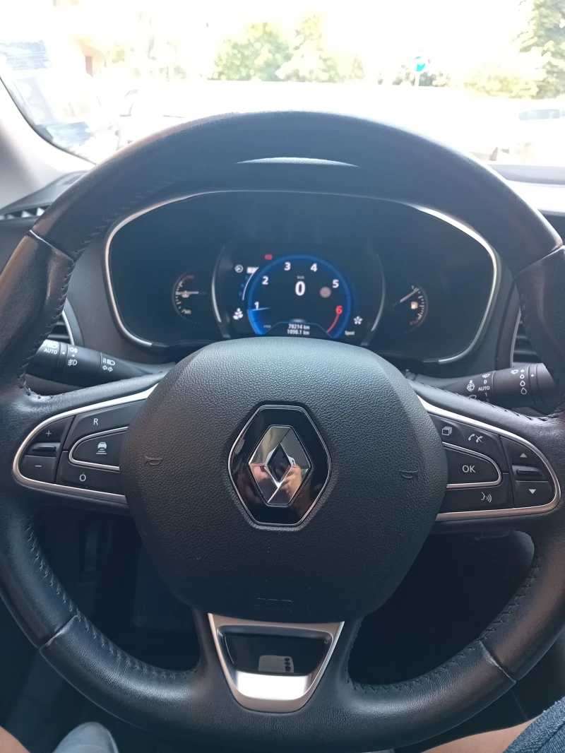 Renault Megane 1.2 TCE всички екстри, снимка 5 - Автомобили и джипове - 50592115