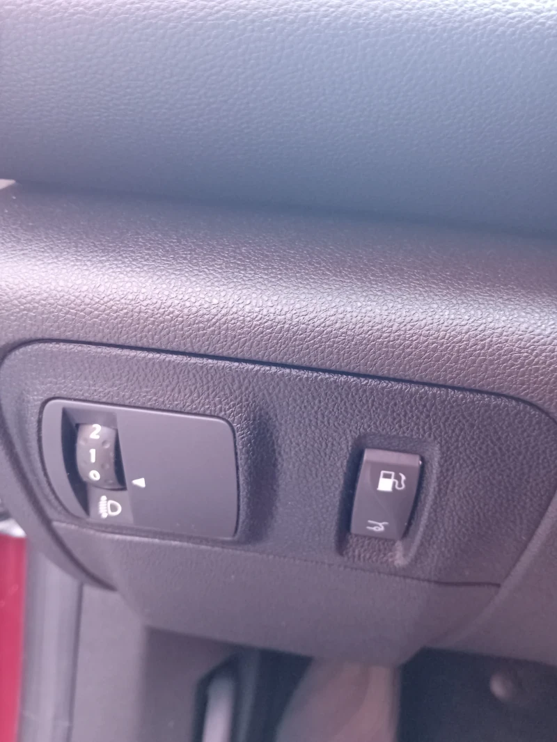 Renault Megane 1.2 TCE всички екстри, снимка 11 - Автомобили и джипове - 50592115