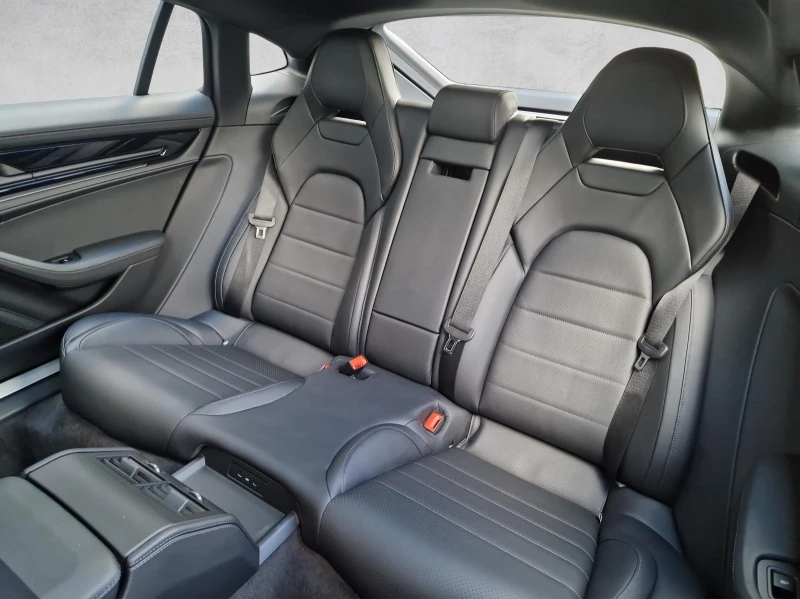 Porsche Panamera V6/FACELIFT/MATRIX/LIFT/BOSE/360/ACC/PANO/, снимка 15 - Автомобили и джипове - 52145907