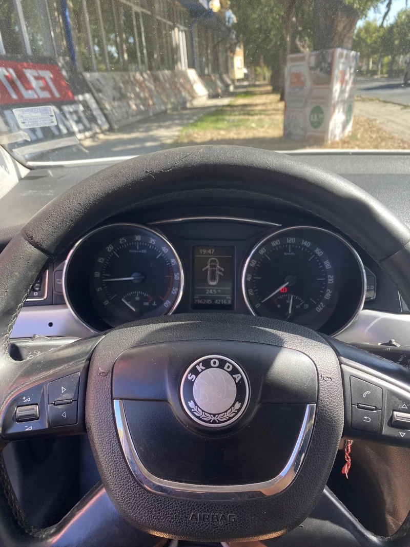 Skoda Superb, снимка 10 - Автомобили и джипове - 52195327