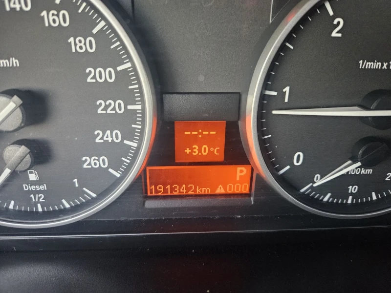 BMW 320 2.0TDI , снимка 11 - Автомобили и джипове - 52929659