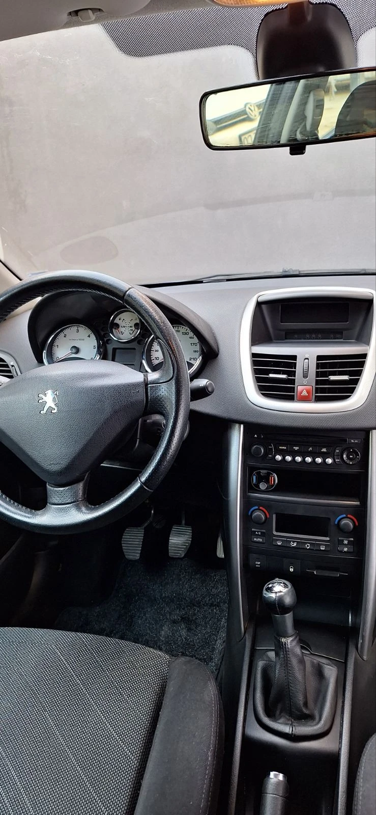 Peugeot 207 1.6 HDi, снимка 11 - Автомобили и джипове - 53655408