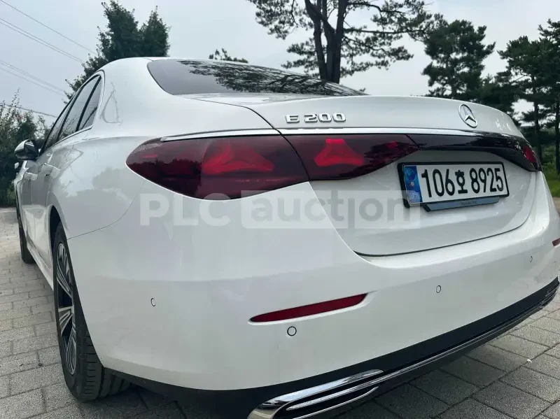 Mercedes-Benz E 200 AVANTGARDE | LIMITED, снимка 4 - Автомобили и джипове - 55826238
