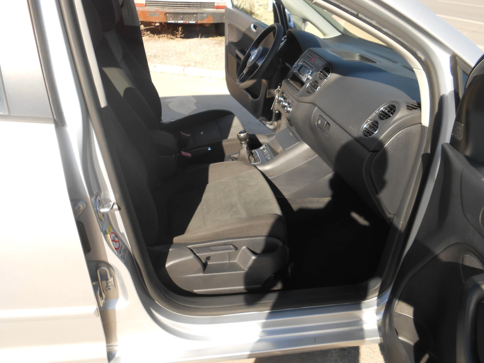 VW Golf Plus 1.6i-Gpl-Euro-5A | Mobile.bg — изображение 17